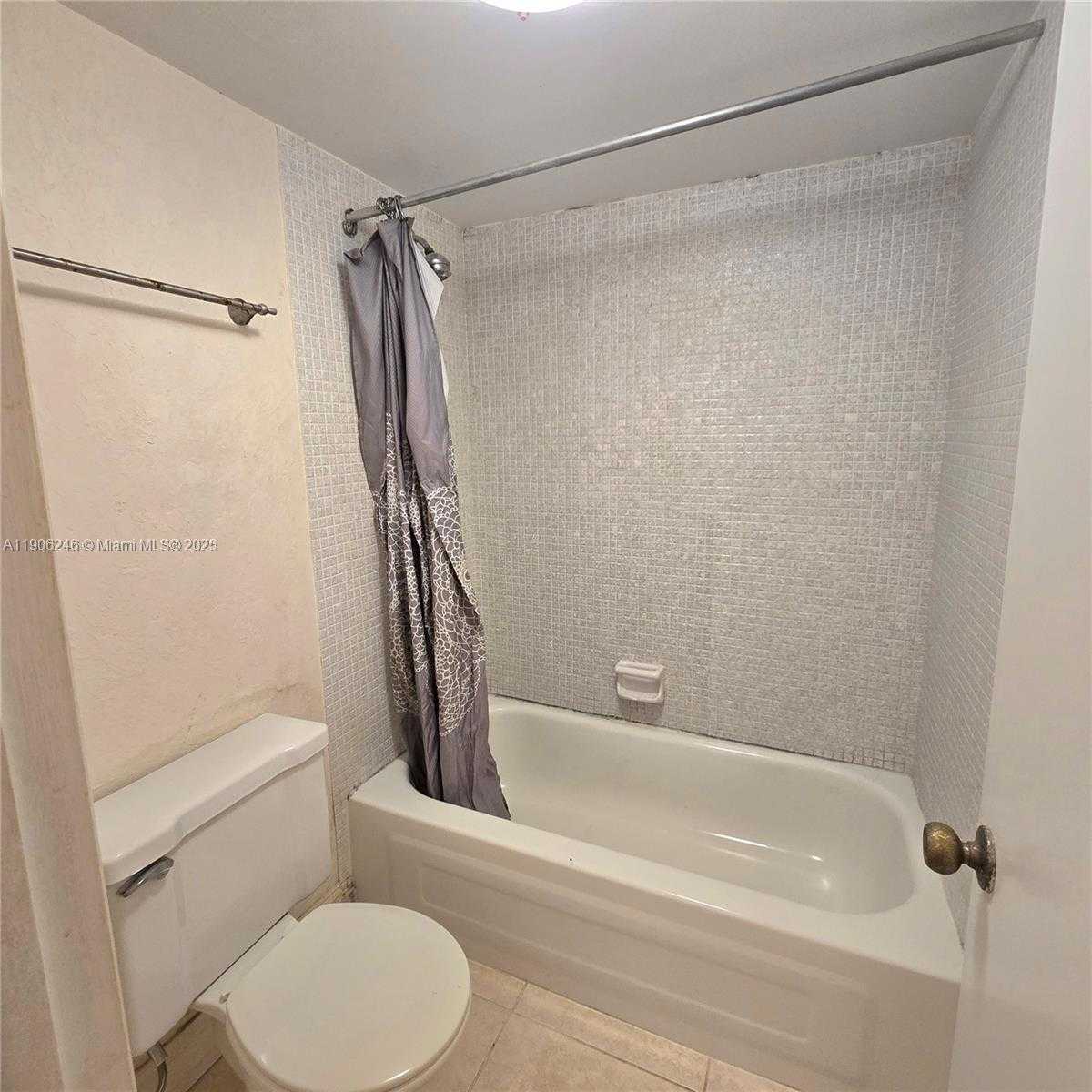 Small Image of 9070 LIME BAY BLVD #301, Tamarac Number 18