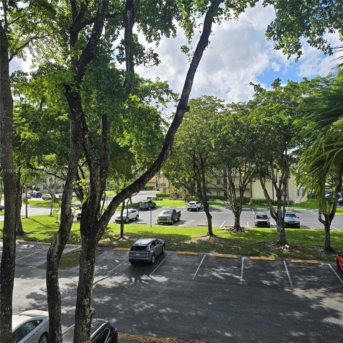 Small Image of 9070 LIME BAY BLVD #301, Tamarac Number 25
