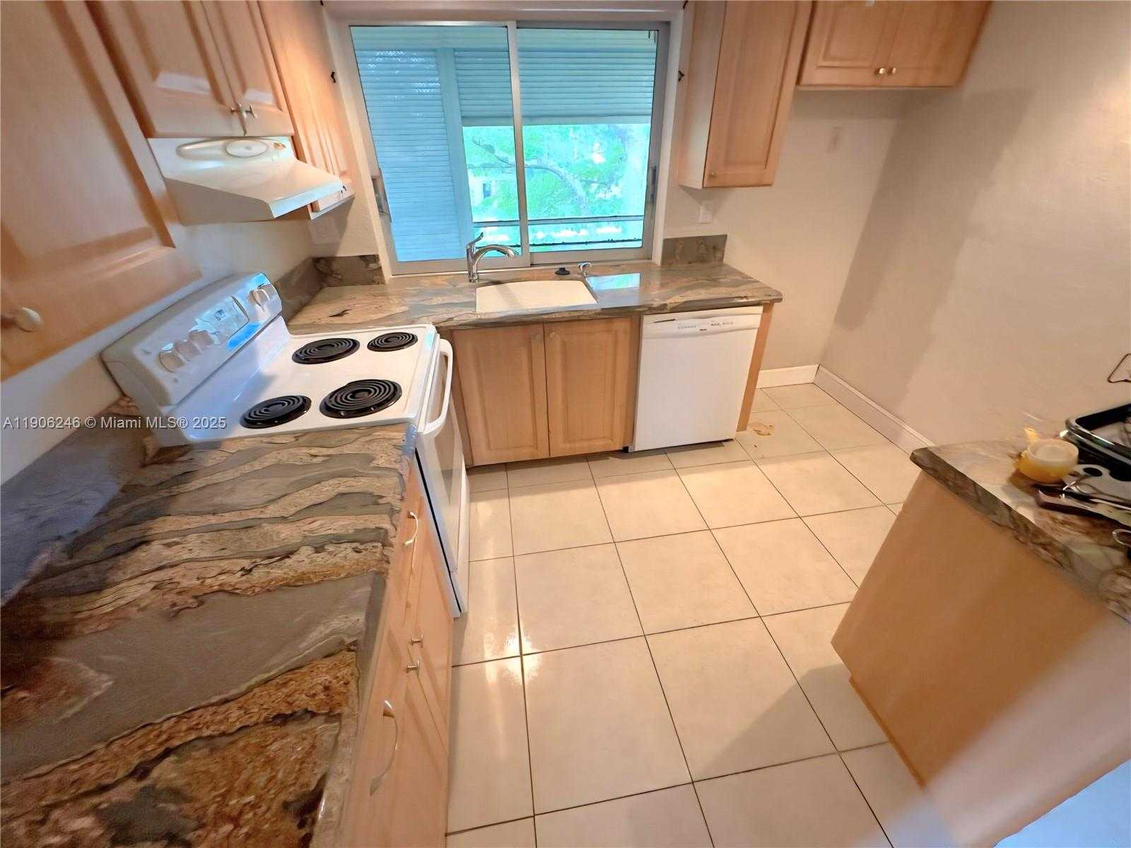 Small Image of 9070 LIME BAY BLVD #301, Tamarac Number 6