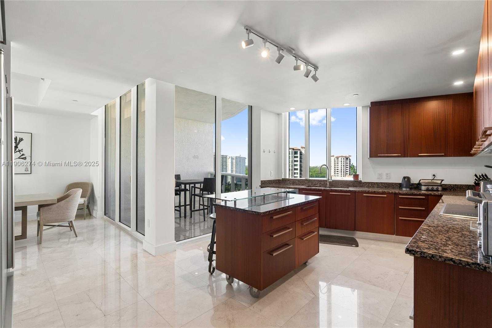Small Image of 15901 COLLINS AVE #1206, Sunny Isles Beach Number 18