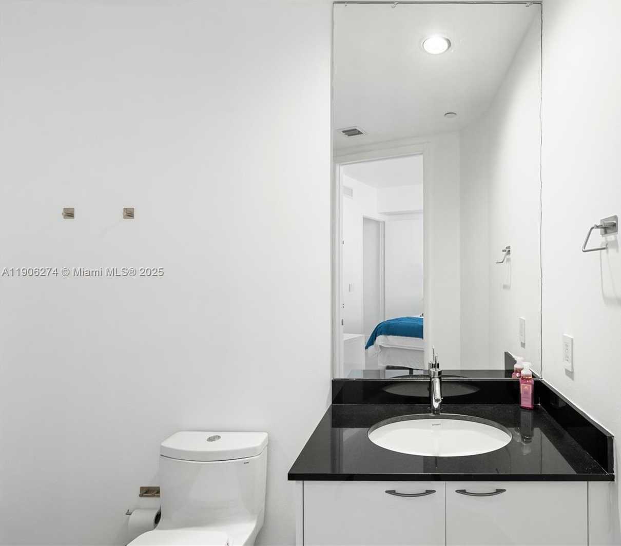 Small Image of 15901 COLLINS AVE #1206, Sunny Isles Beach Number 41