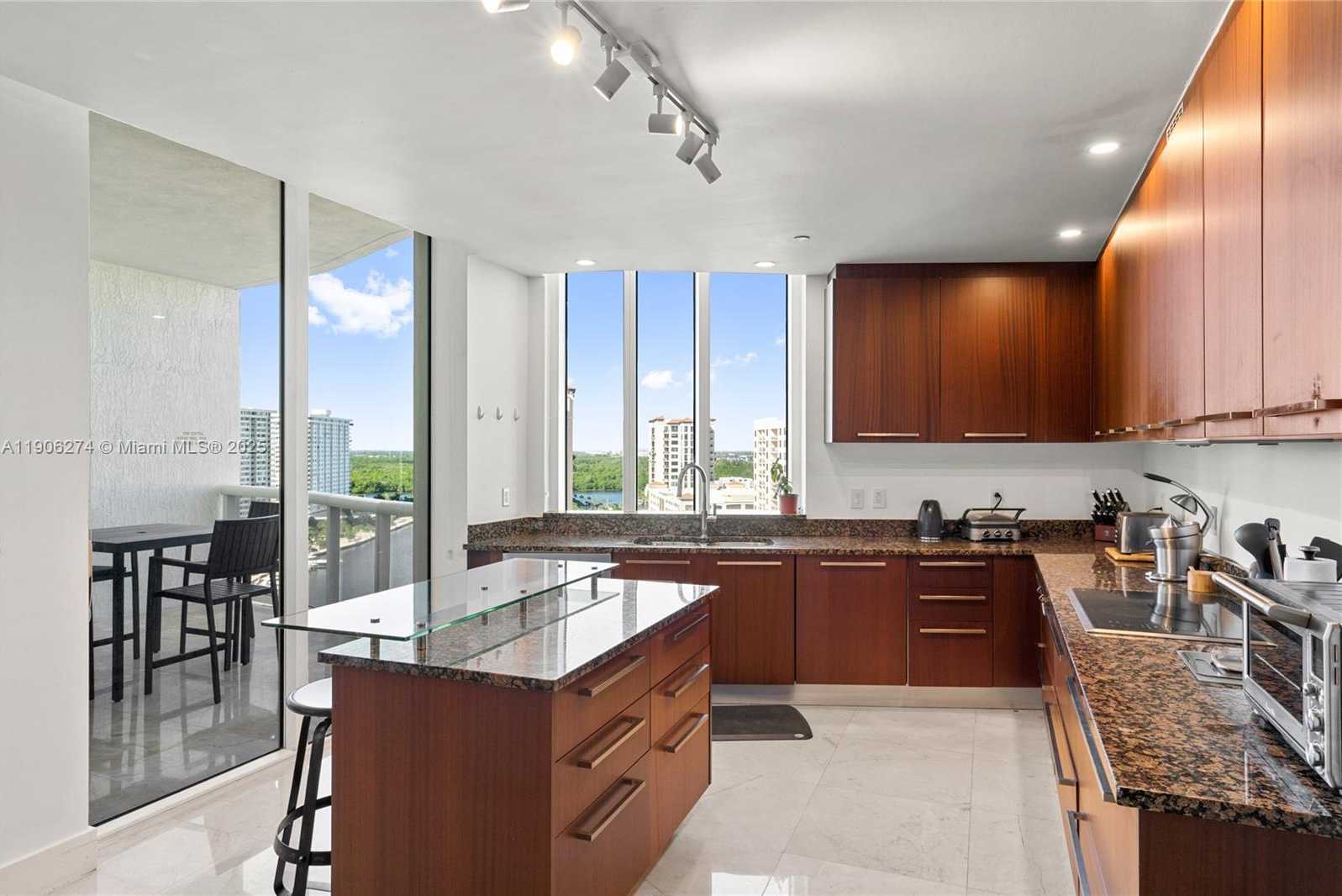 Small Image of 15901 COLLINS AVE #1206, Sunny Isles Beach Number 78