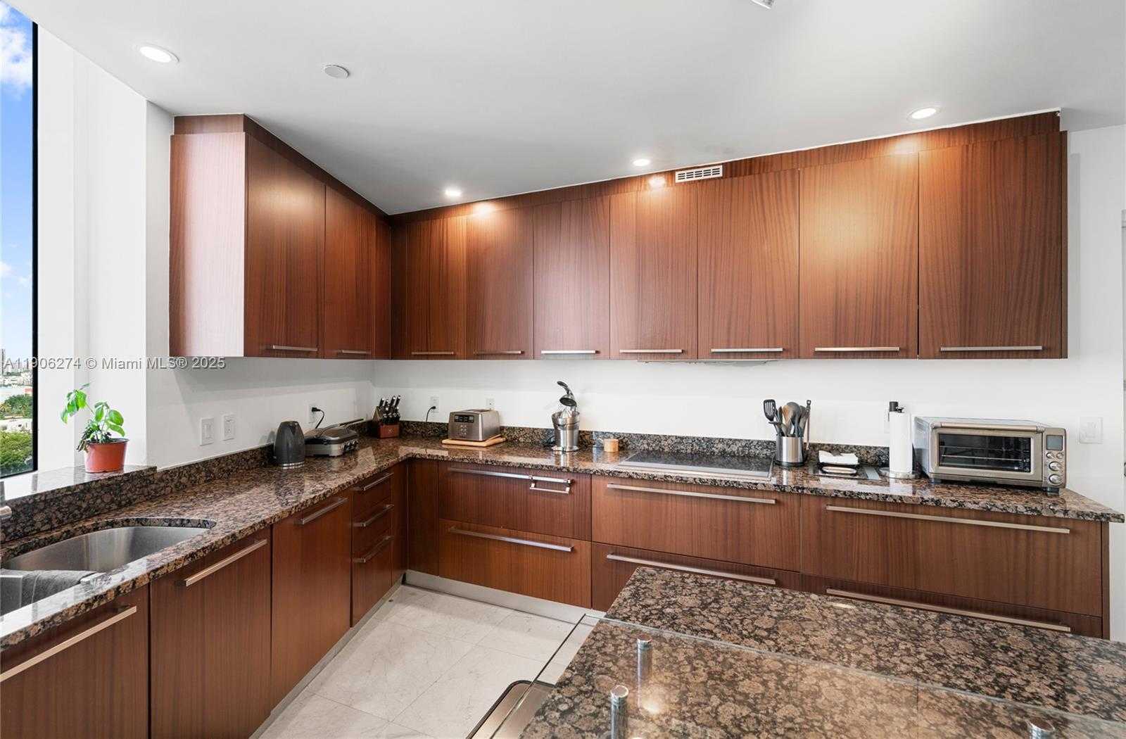 Small Image of 15901 COLLINS AVE #1206, Sunny Isles Beach Number 79