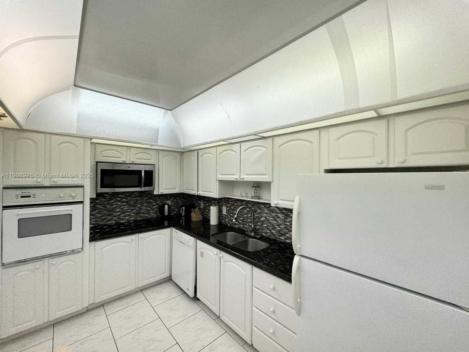 Small Image of 3901 SOUTH OCEAN DR #5A, Hollywood Number 19