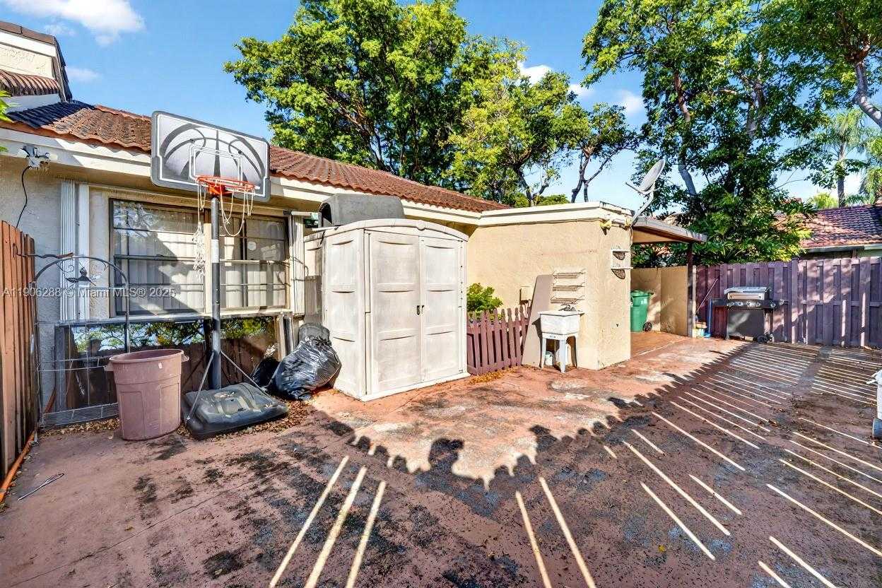 Small Image of 6018 NORTH WEST 172ND TERR CIR, Hialeah Number 20