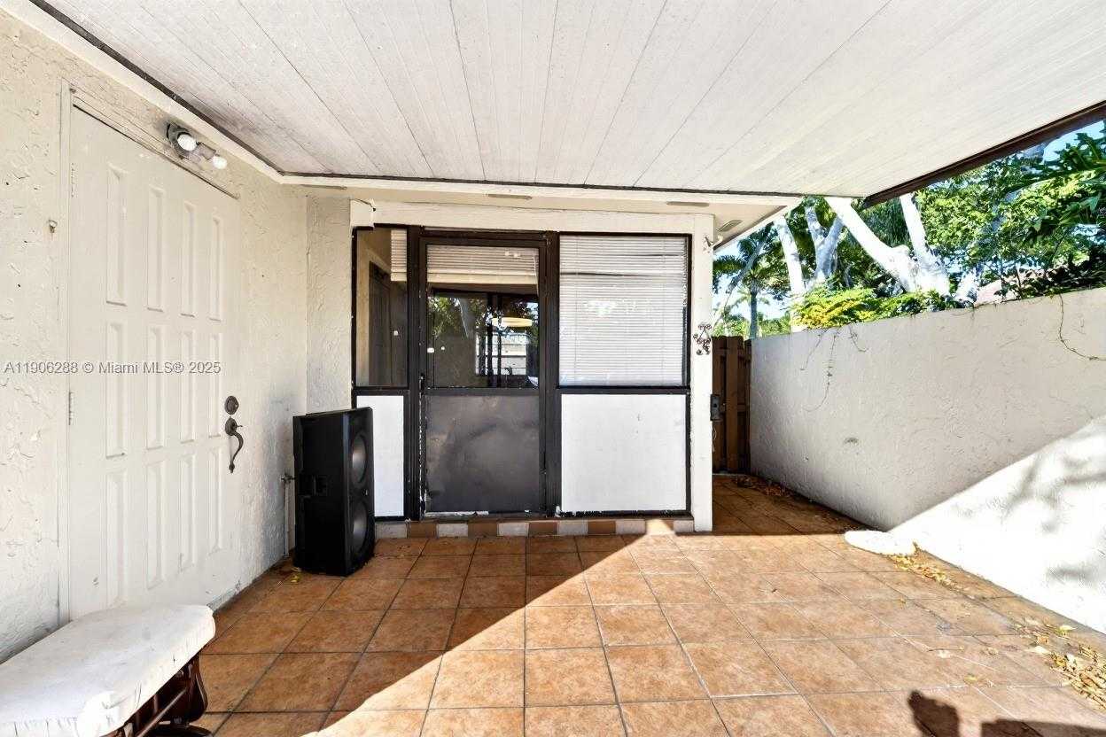 Small Image of 6018 NORTH WEST 172ND TERR CIR, Hialeah Number 21