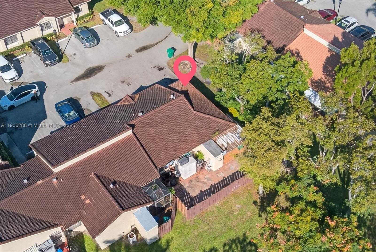 Small Image of 6018 NORTH WEST 172ND TERR CIR, Hialeah Number 24