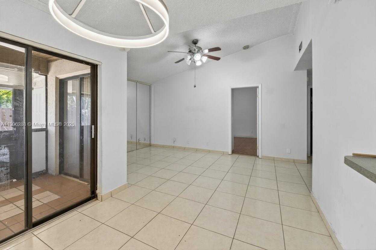 Small Image of 6018 NORTH WEST 172ND TERR CIR, Hialeah Number 9