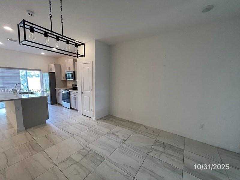 Small Image of 767 SOUTH EAST 18TH ST, Homestead Number 3