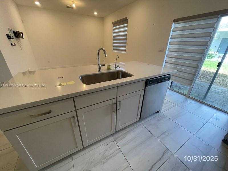 Small Image of 767 SOUTH EAST 18TH ST, Homestead Number 5