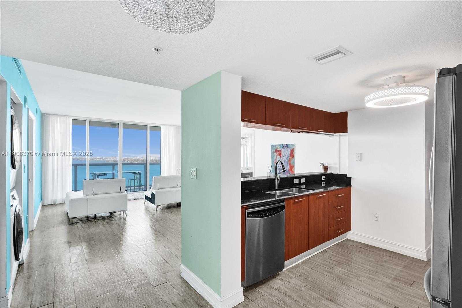 Small Image of 1800 NORTH BAYSHORE DR #2407, Miami Number 1