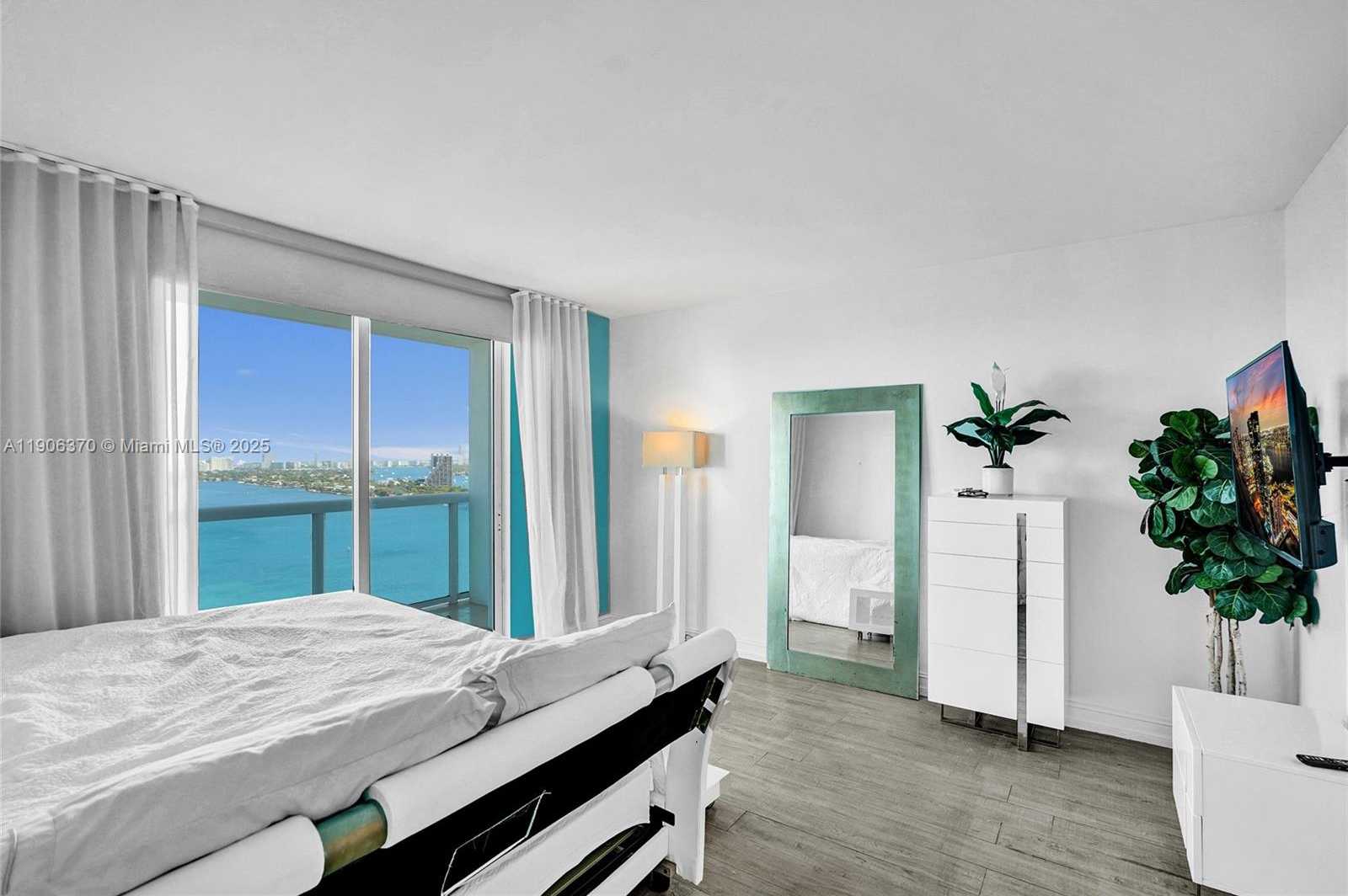 Small Image of 1800 NORTH BAYSHORE DR #2407, Miami Number 11