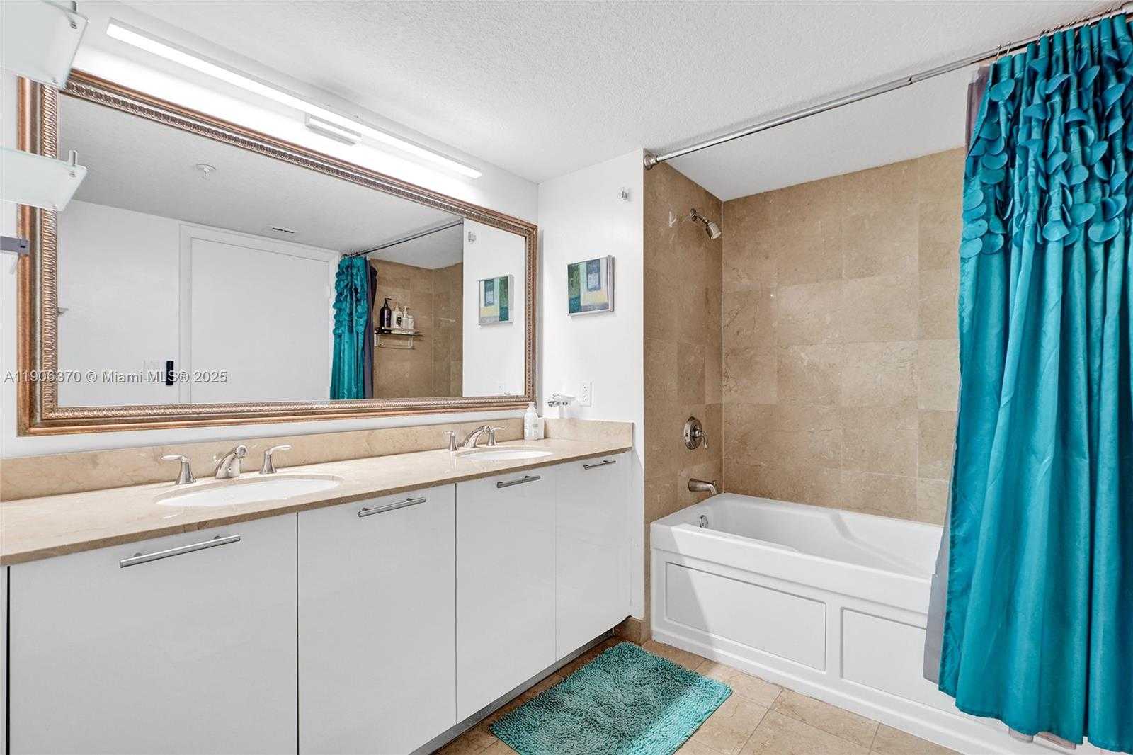 Small Image of 1800 NORTH BAYSHORE DR #2407, Miami Number 14