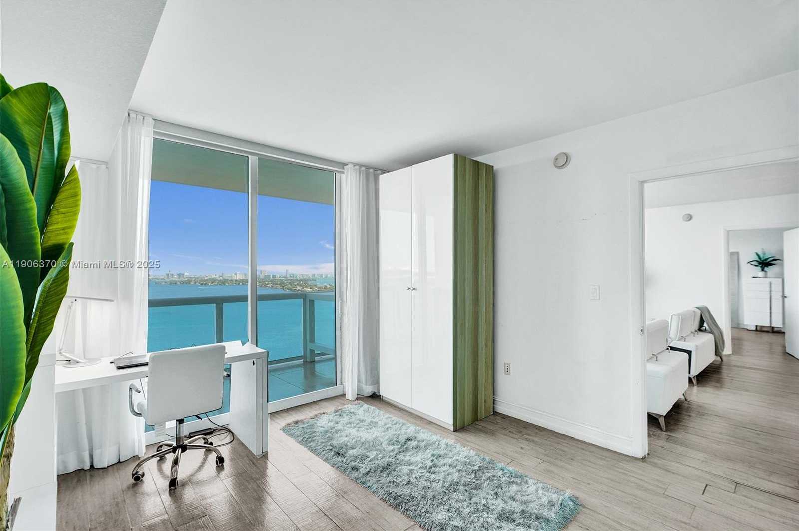 Small Image of 1800 NORTH BAYSHORE DR #2407, Miami Number 7
