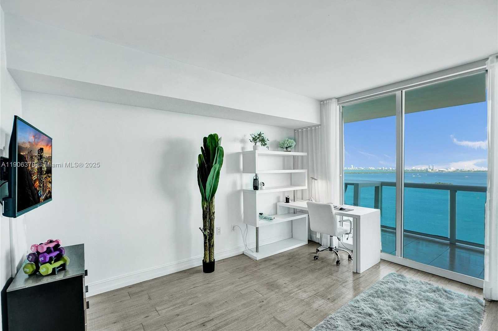 Small Image of 1800 NORTH BAYSHORE DR #2407, Miami Number 8