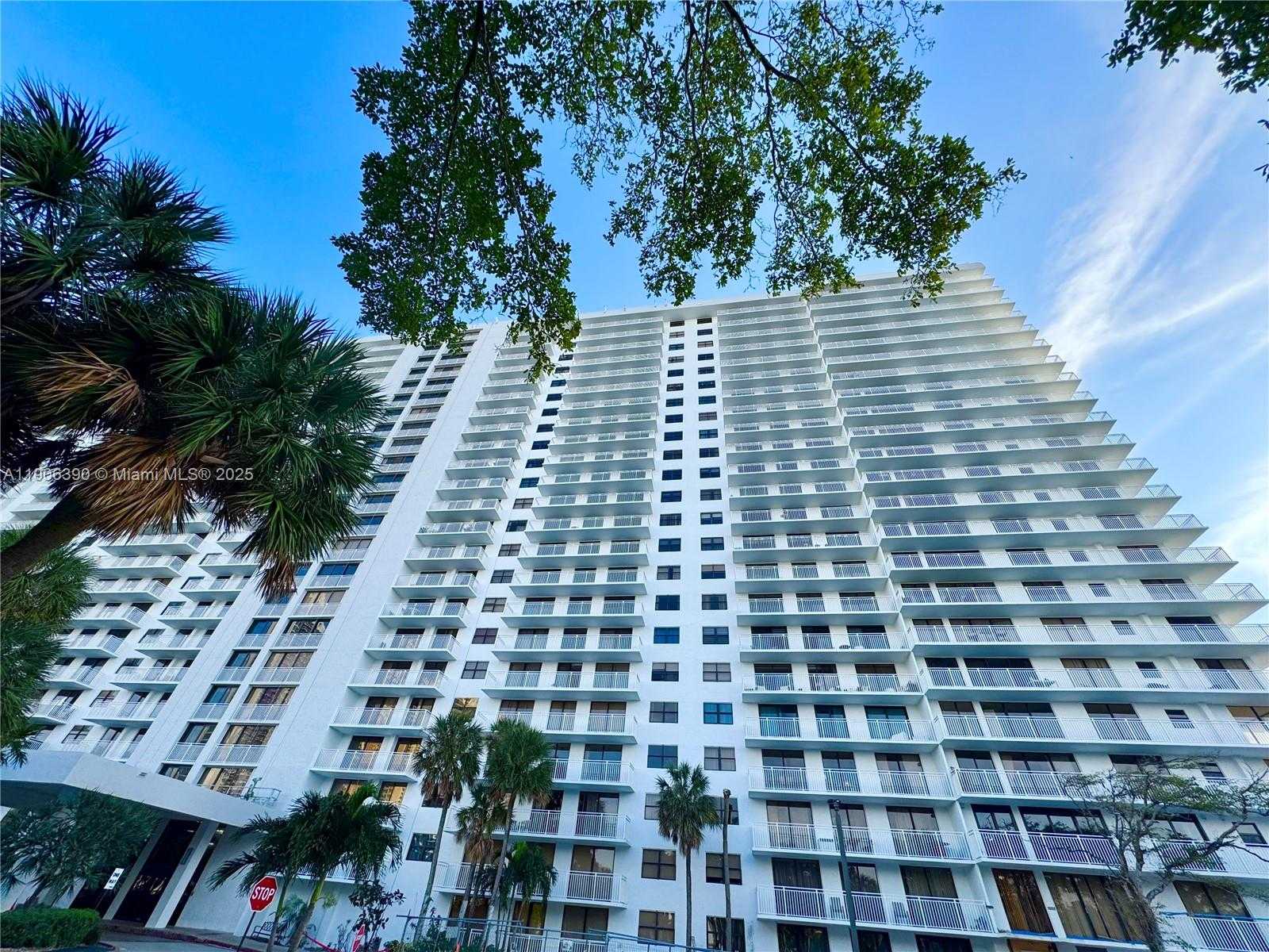 Small Image of 210 174TH ST #1002, Sunny Isles Beach Number 3