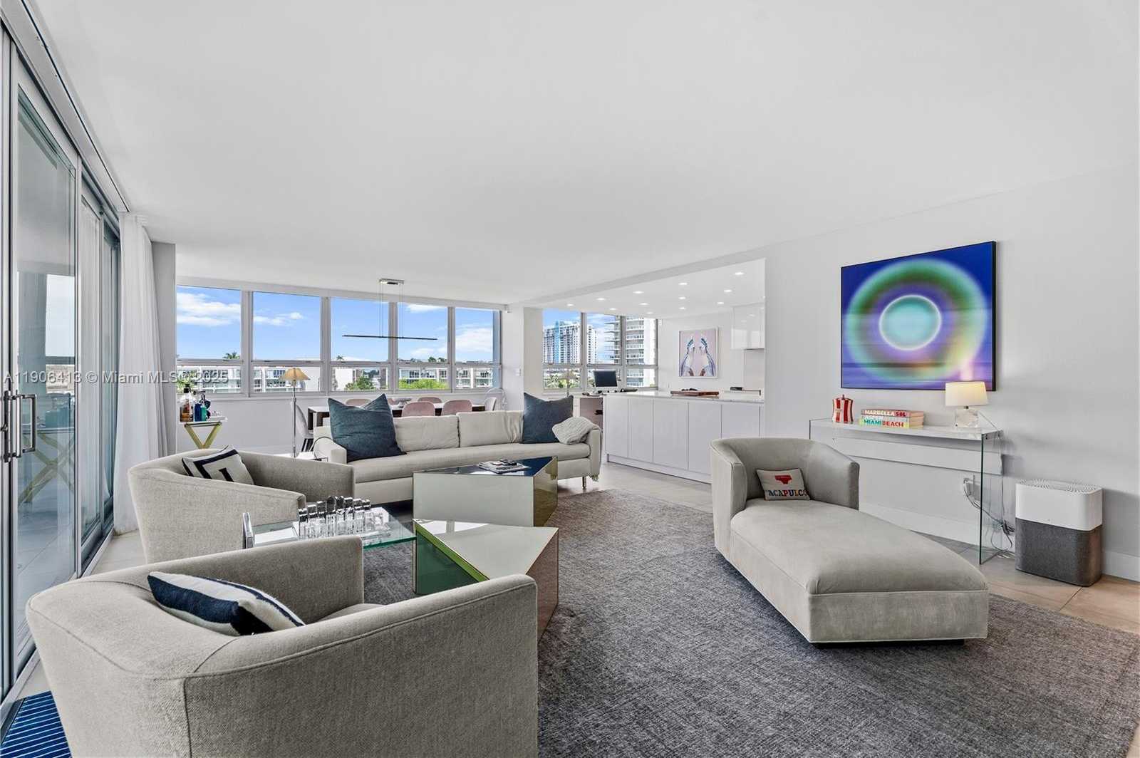 Small Image of 11 ISLAND AVE #611, Miami Beach Number 3