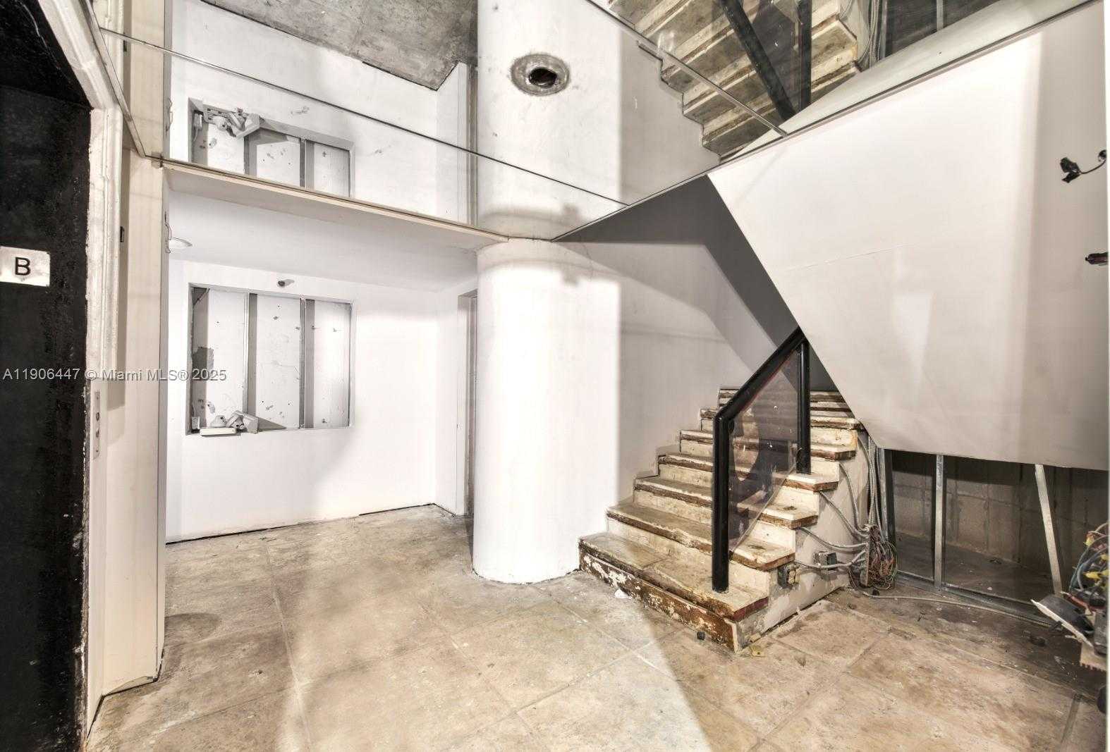 Small Image of 2843 SOUTH BAYSHORE DR #VILLA1 VILLA2, Miami Number 12