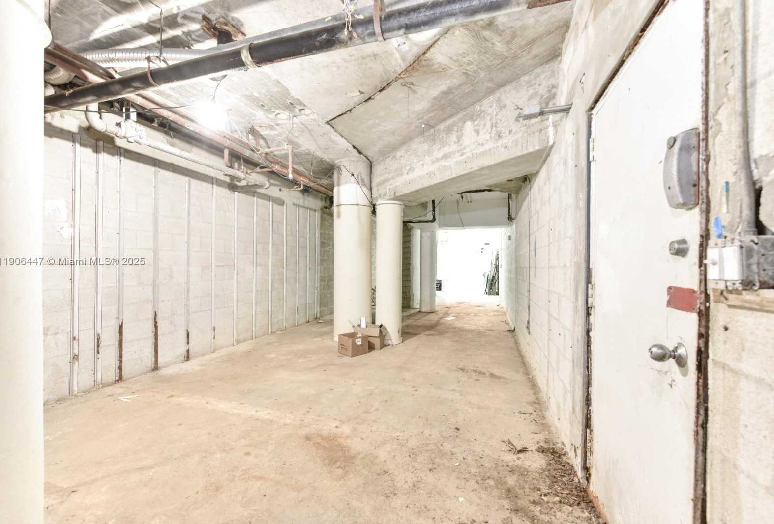 Small Image of 2843 SOUTH BAYSHORE DR #VILLA1 VILLA2, Miami Number 6