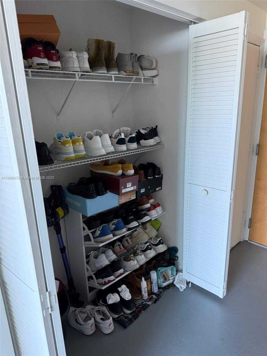 Small Image of 253 NORTH EAST 2ND ST #632, Miami Number 22