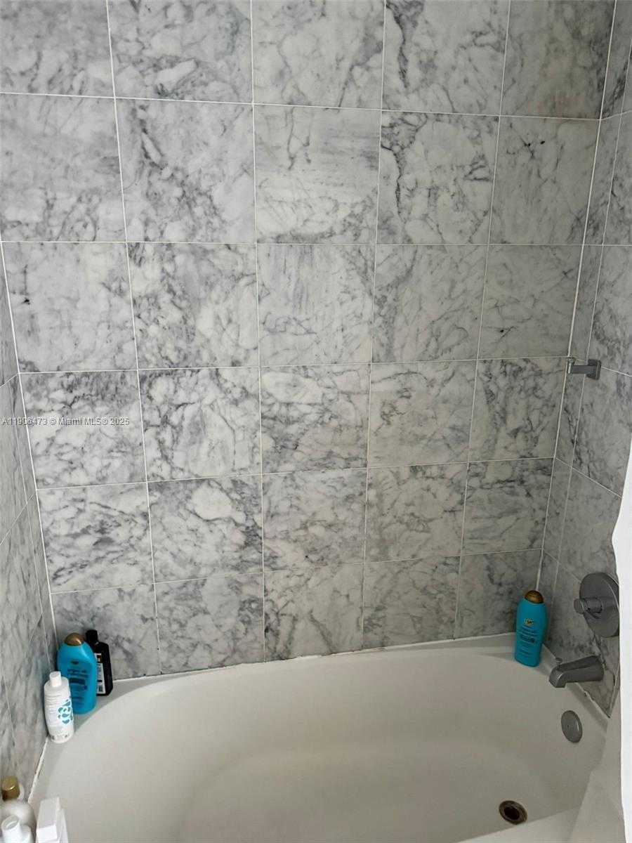 Small Image of 253 NORTH EAST 2ND ST #632, Miami Number 9