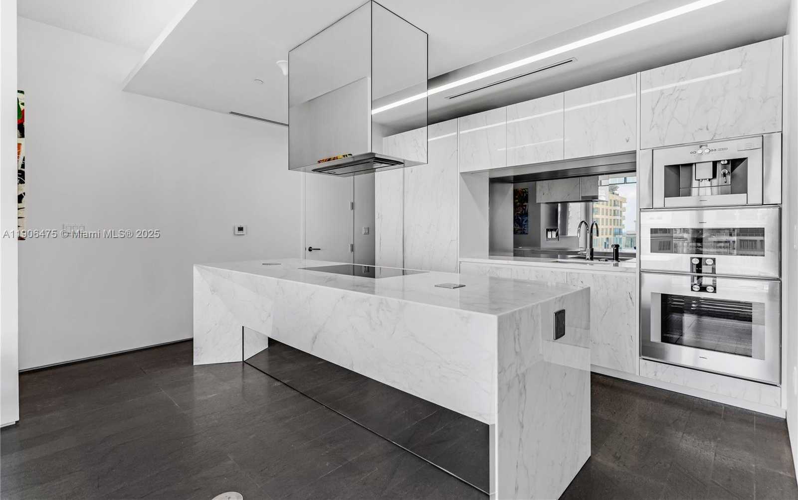 Small Image of 120 OCEAN DR #700, Miami Beach Number 10