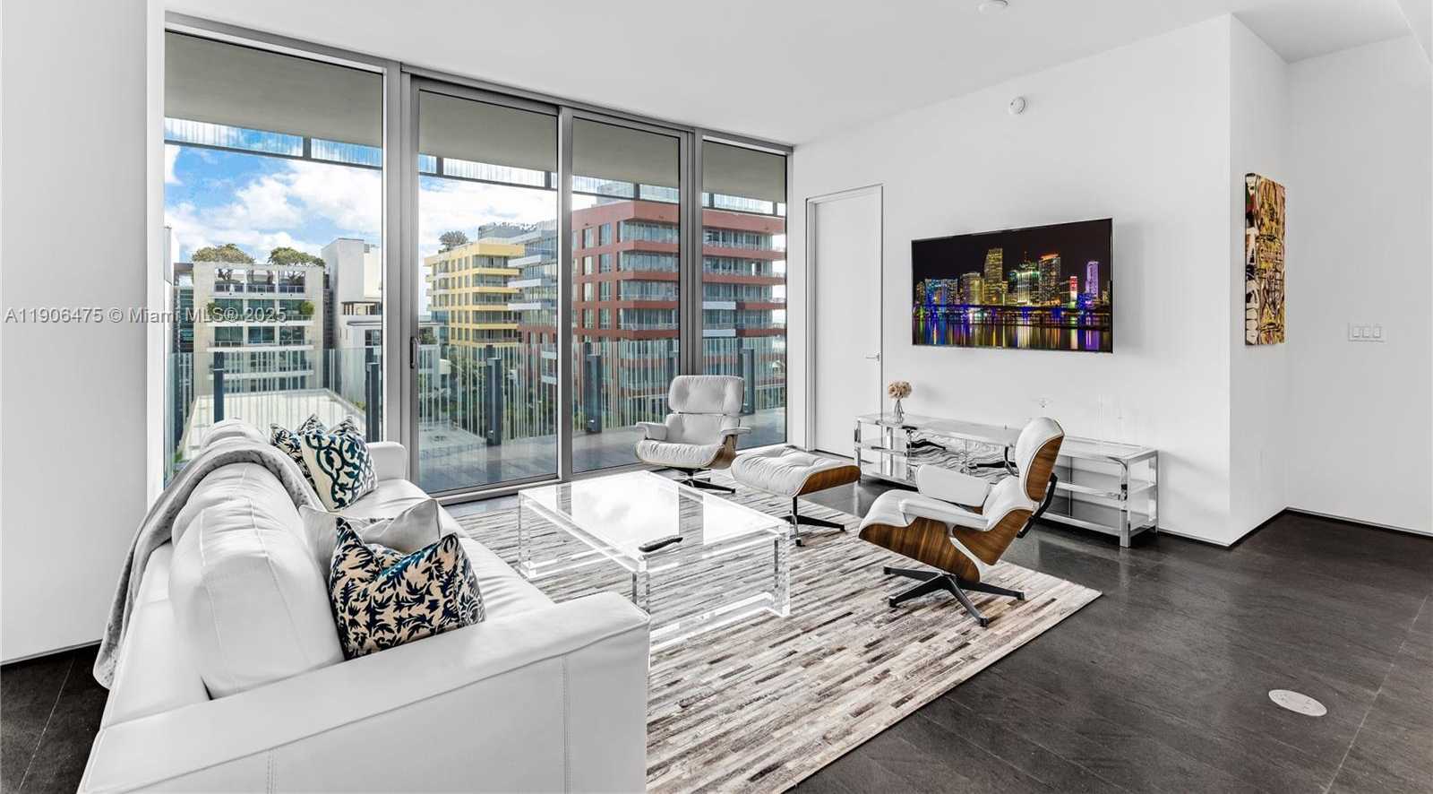 Small Image of 120 OCEAN DR #700, Miami Beach Number 12