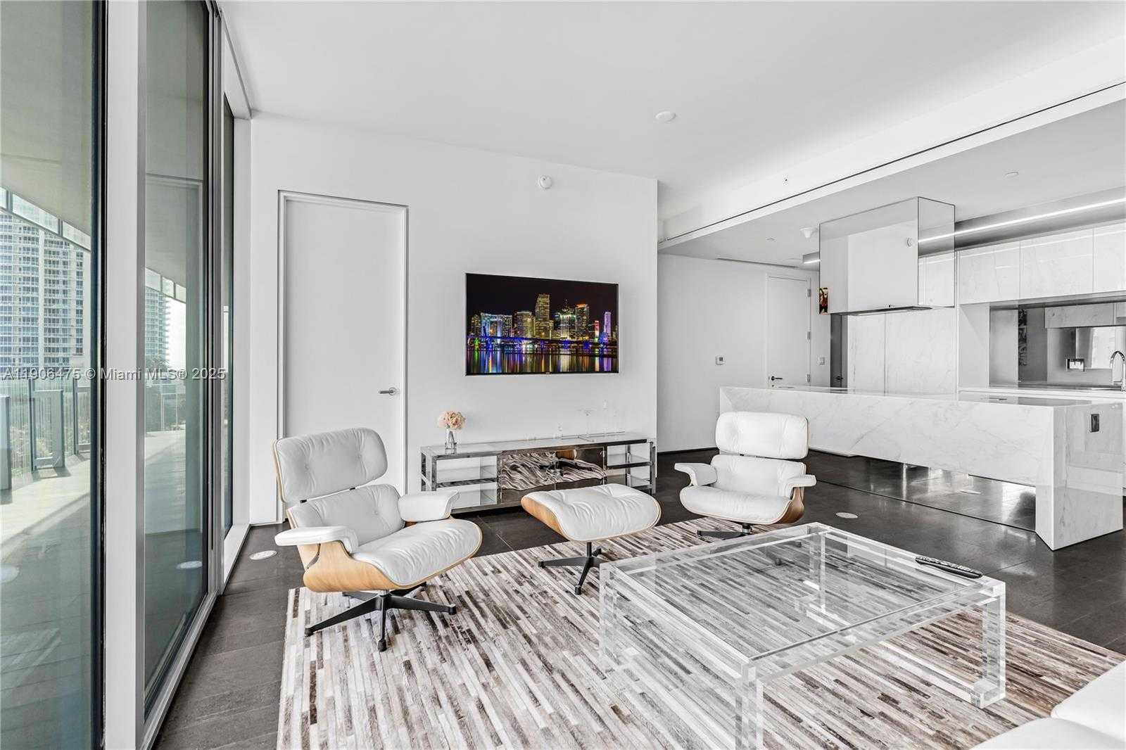 Small Image of 120 OCEAN DR #700, Miami Beach Number 14