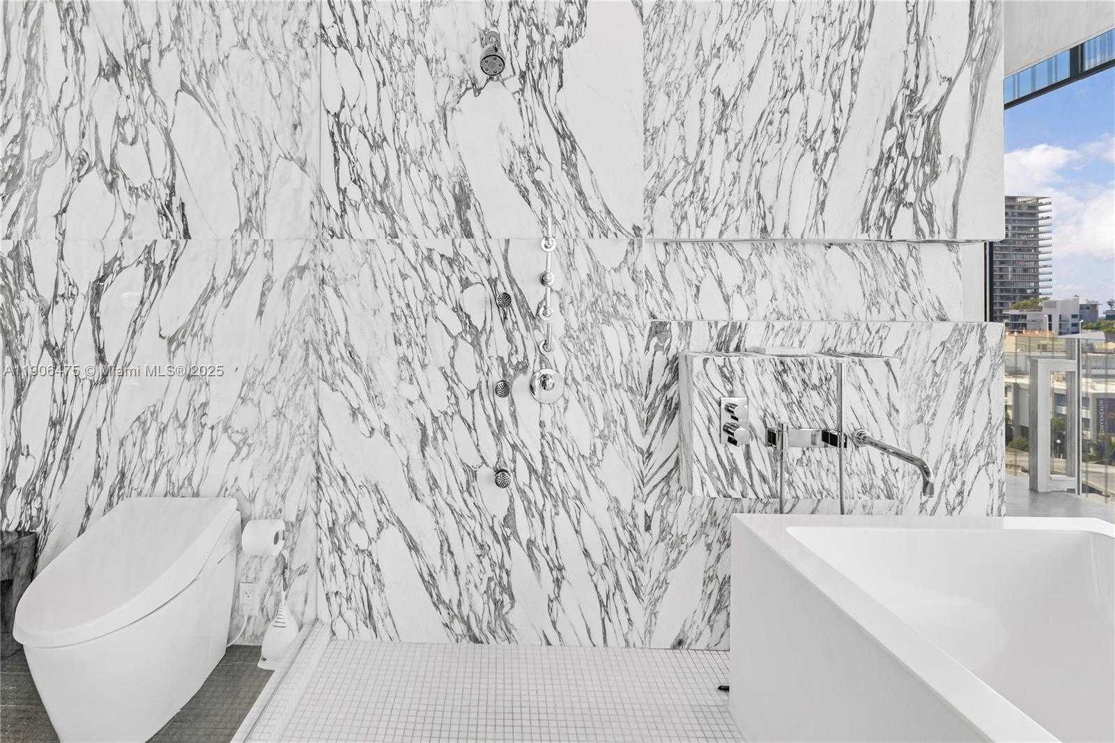 Small Image of 120 OCEAN DR #700, Miami Beach Number 26