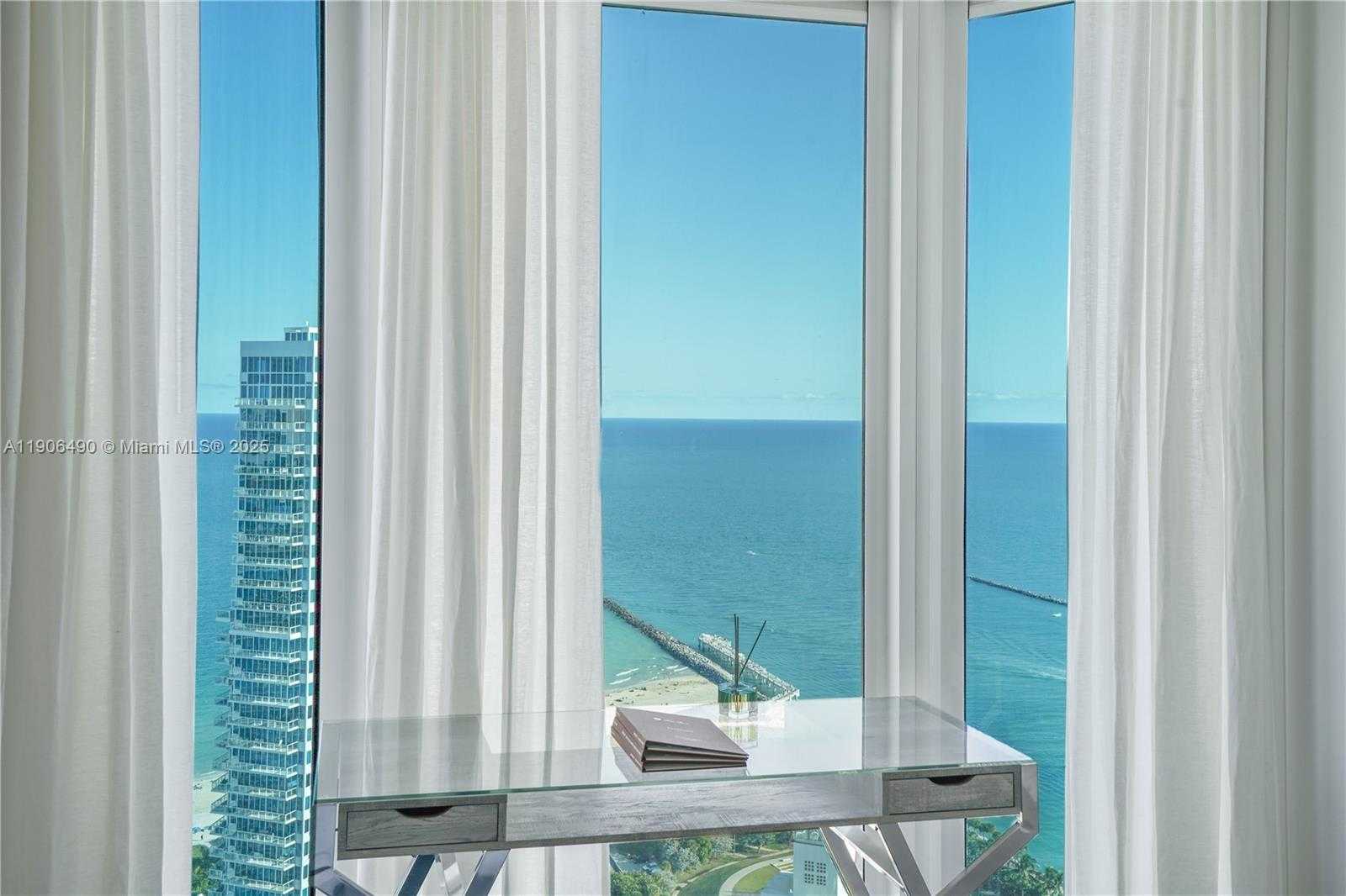 Small Image of 300 SOUTH POINTE DR #4306, Miami Beach Number 56