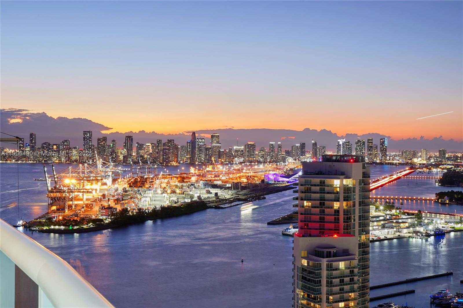 Small Image of 300 SOUTH POINTE DR #4306, Miami Beach Number 66