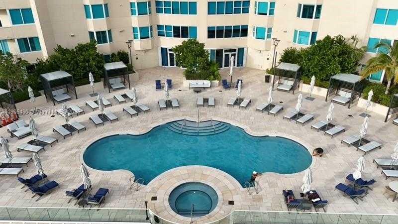 Small Image of 300 SOUTH POINTE DR #4306, Miami Beach Number 91