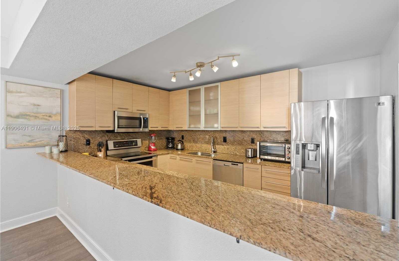 Small Image of 19370 COLLINS AVE #816, Sunny Isles Beach Number 8