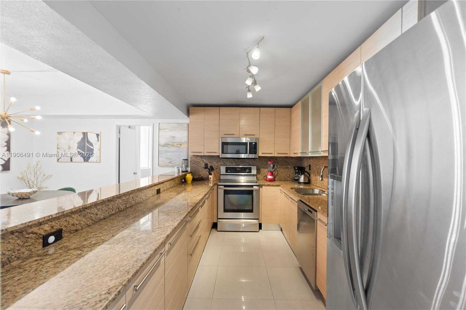 Small Image of 19370 COLLINS AVE #816, Sunny Isles Beach Number 9