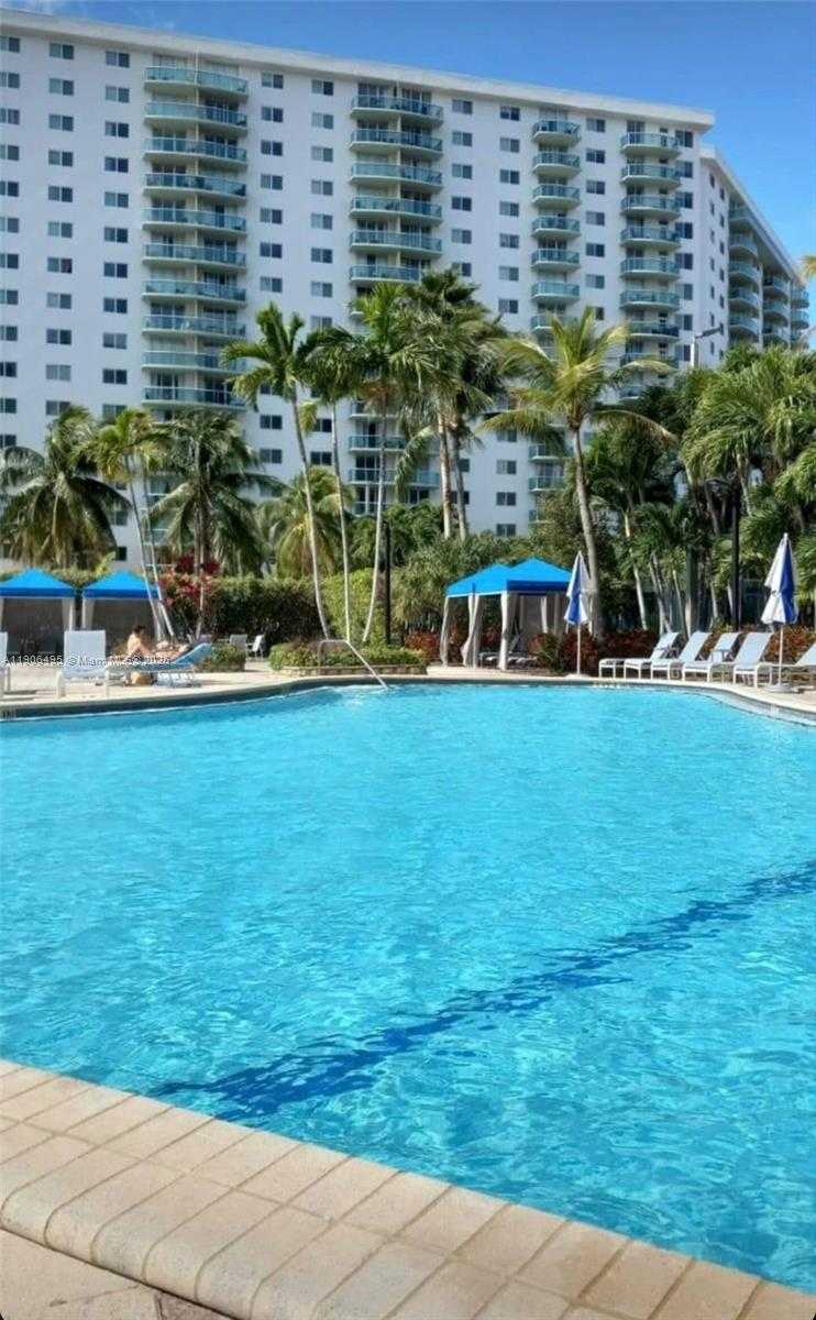 Small Image of 19370 COLLINS AVE #PH-10, Sunny Isles Beach Number 4