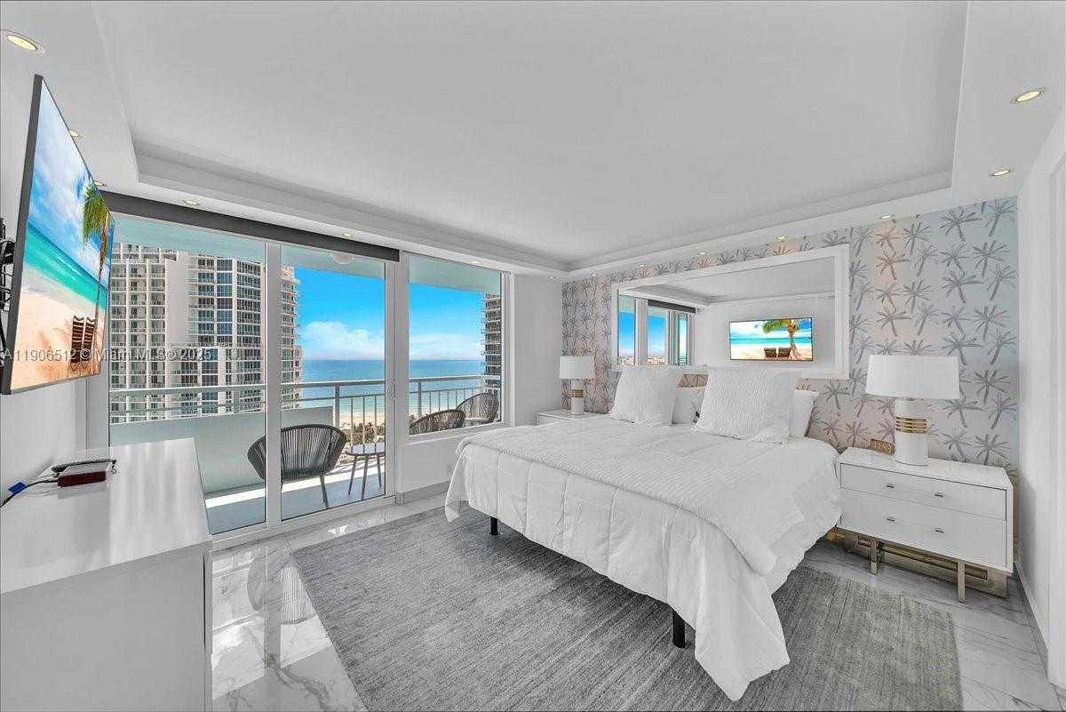Small Image of 400 SOUTH POINTE DR #2106, Miami Beach Number 17
