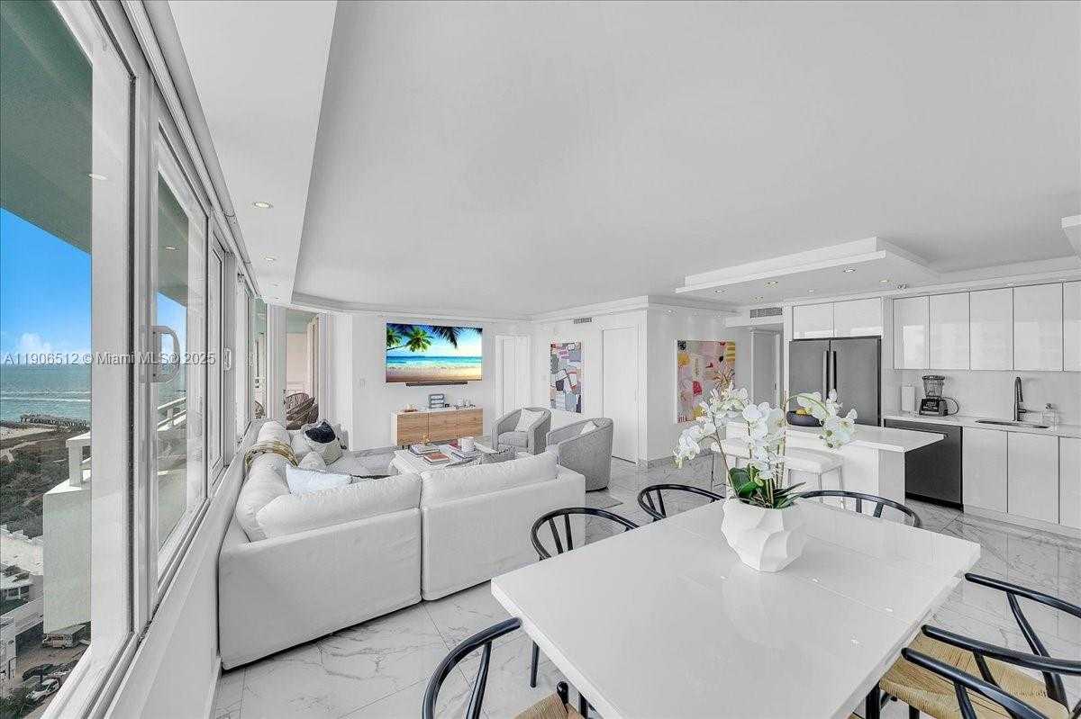 Small Image of 400 SOUTH POINTE DR #2106, Miami Beach Number 9