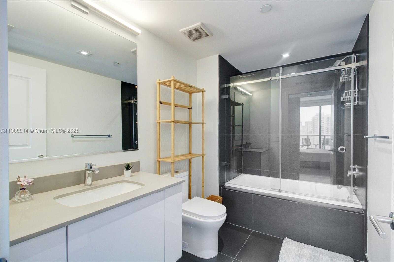 Small Image of 1600 NORTH EAST 1ST AVE #2708, Miami Number 10