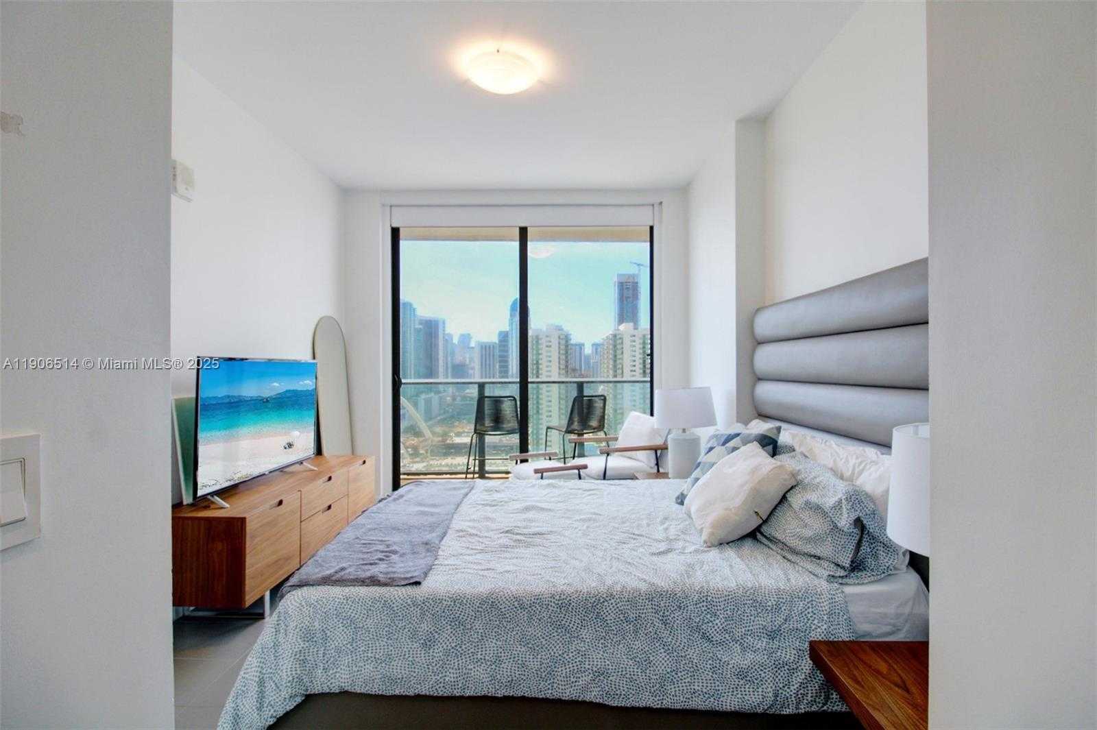 Small Image of 1600 NORTH EAST 1ST AVE #2708, Miami Number 8