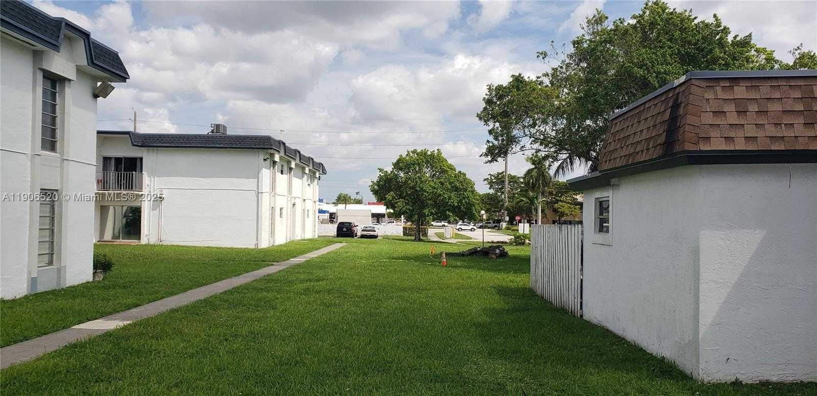 Small Image of 7250 SOUTH WEST 94TH PL #B6, Miami Number 27