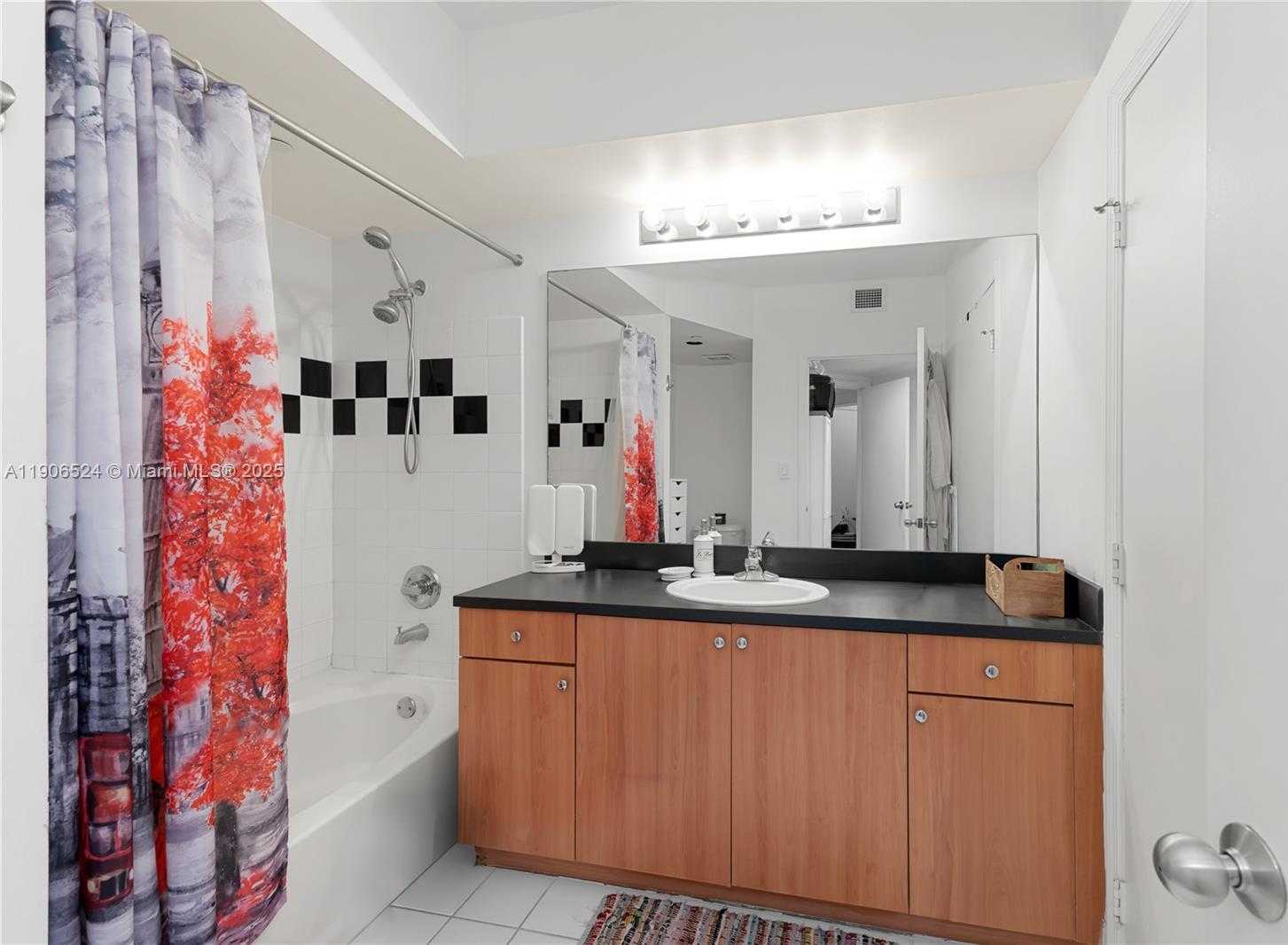 Small Image of 1330 WEST AVE #2513, Miami Beach Number 10