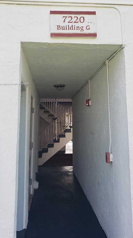 Small Image of 7220 SOUTH WEST 94TH PL #G2, Miami Number 28