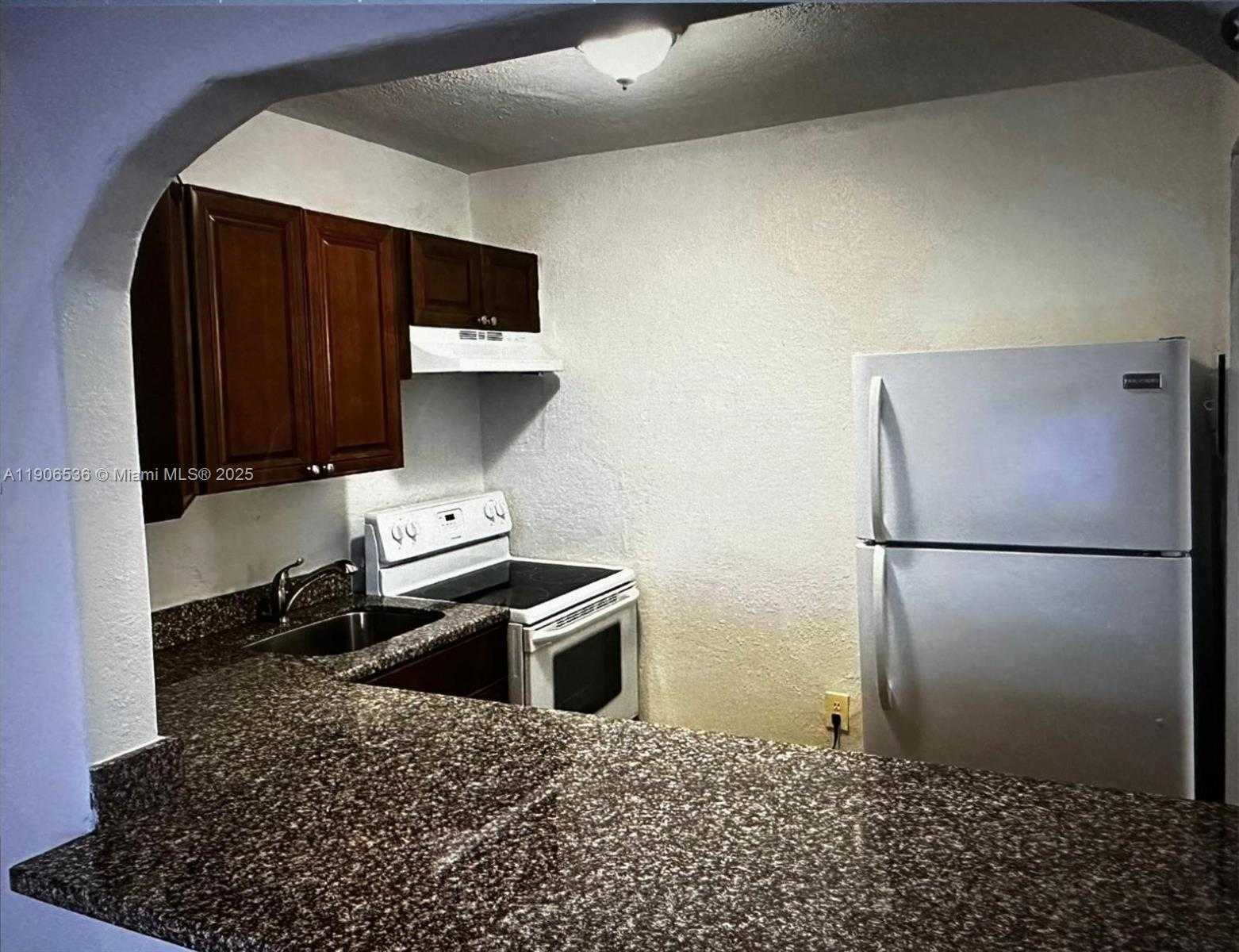 Small Image of 1275 WEST 35TH ST #55B, Hialeah Number 2