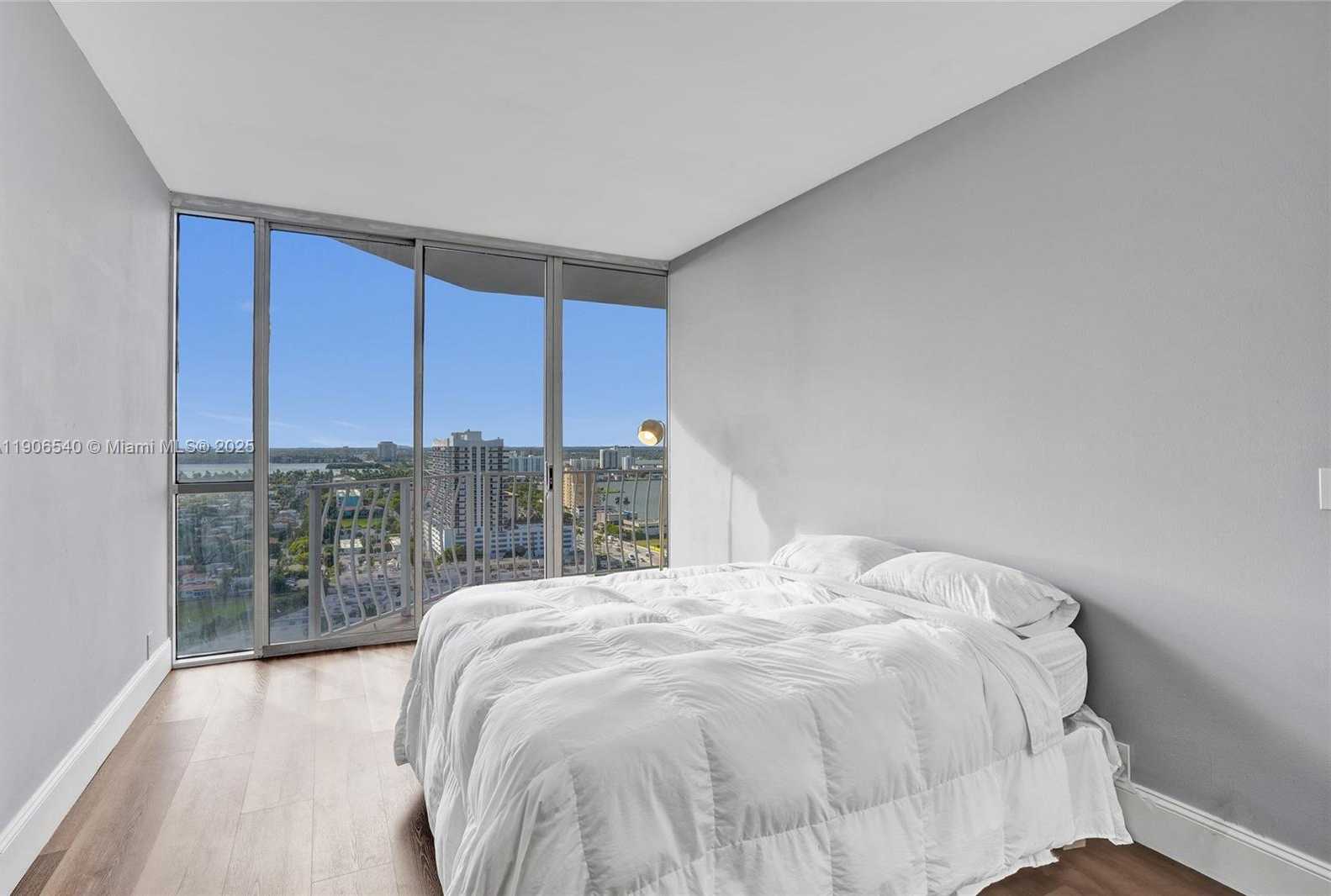 Small Image of 7601 EAST TREASURE DR #PH102, North Bay Village Number 18