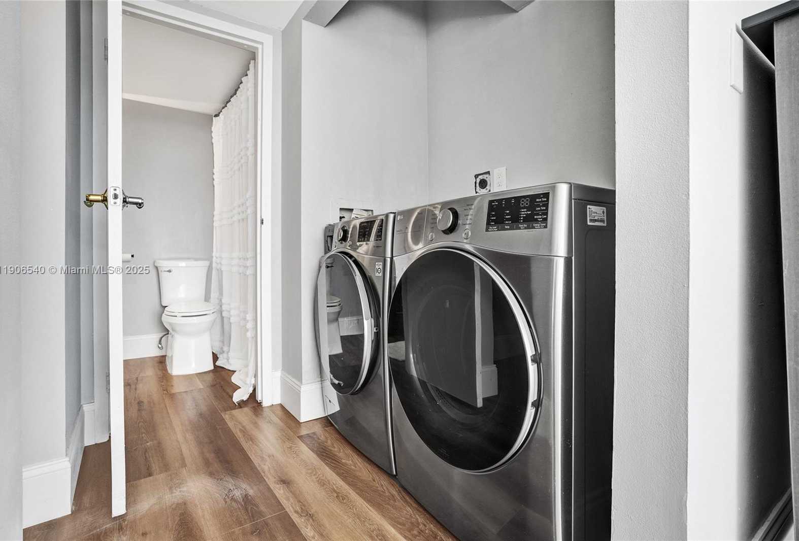 Small Image of 7601 EAST TREASURE DR #PH102, North Bay Village Number 22