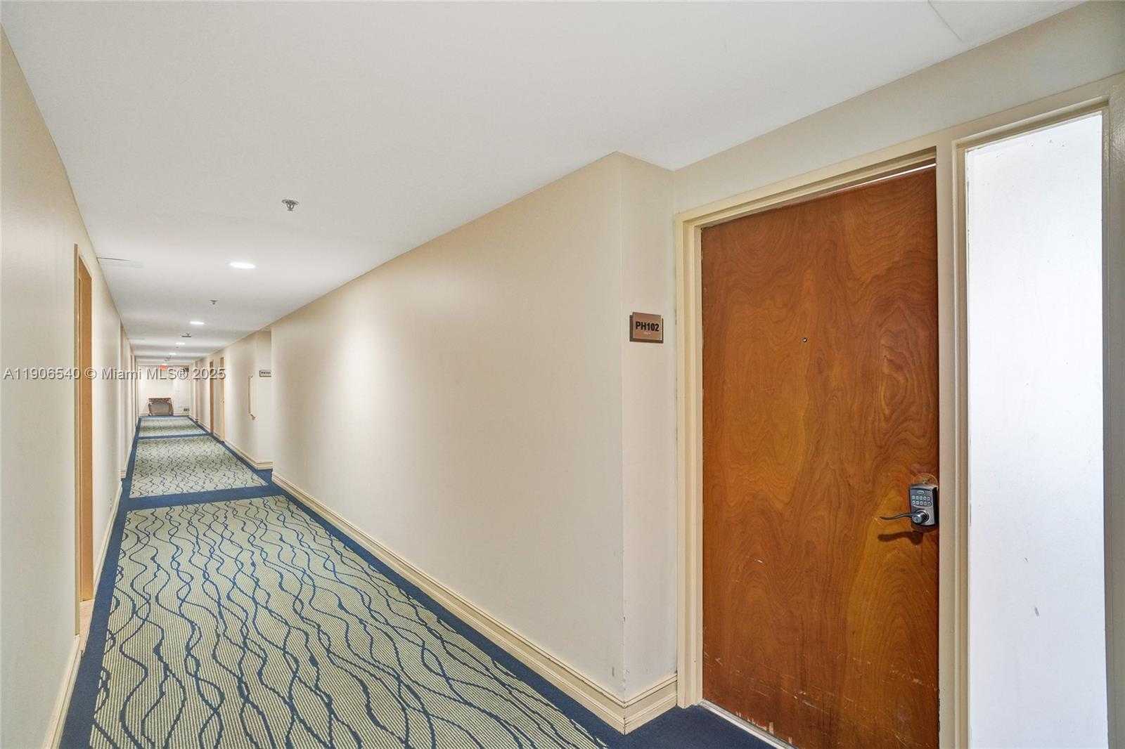 Small Image of 7601 EAST TREASURE DR #PH102, North Bay Village Number 44