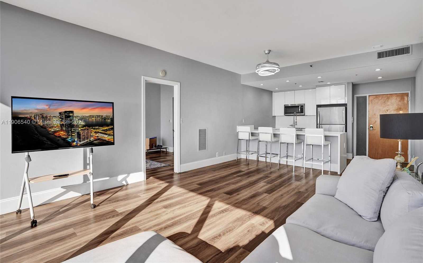 Small Image of 7601 EAST TREASURE DR #PH102, North Bay Village Number 8