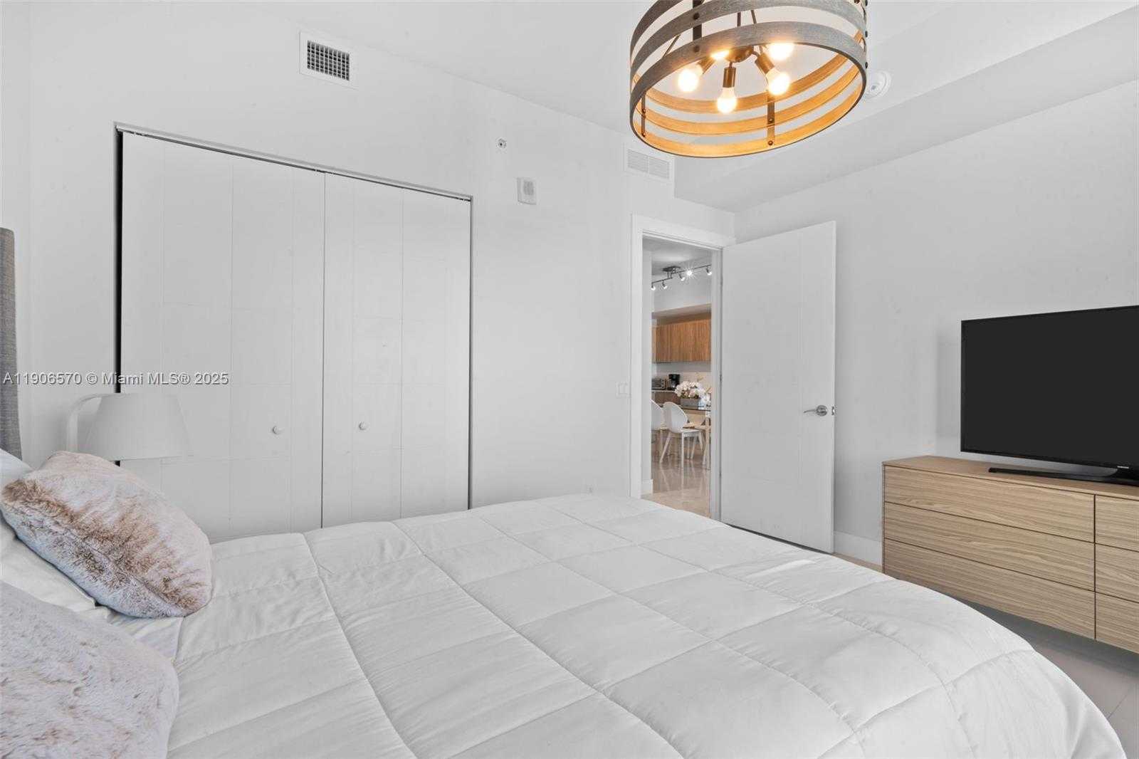 Imagen de Pequeño Objeto