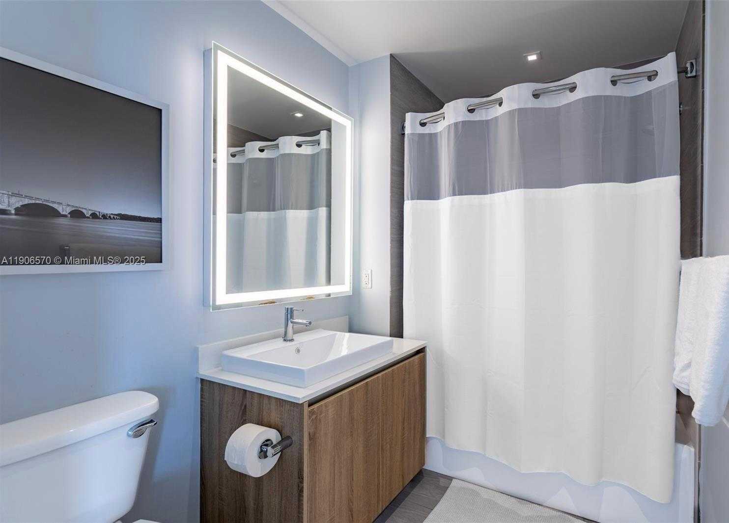 Imagen de Pequeño Objeto