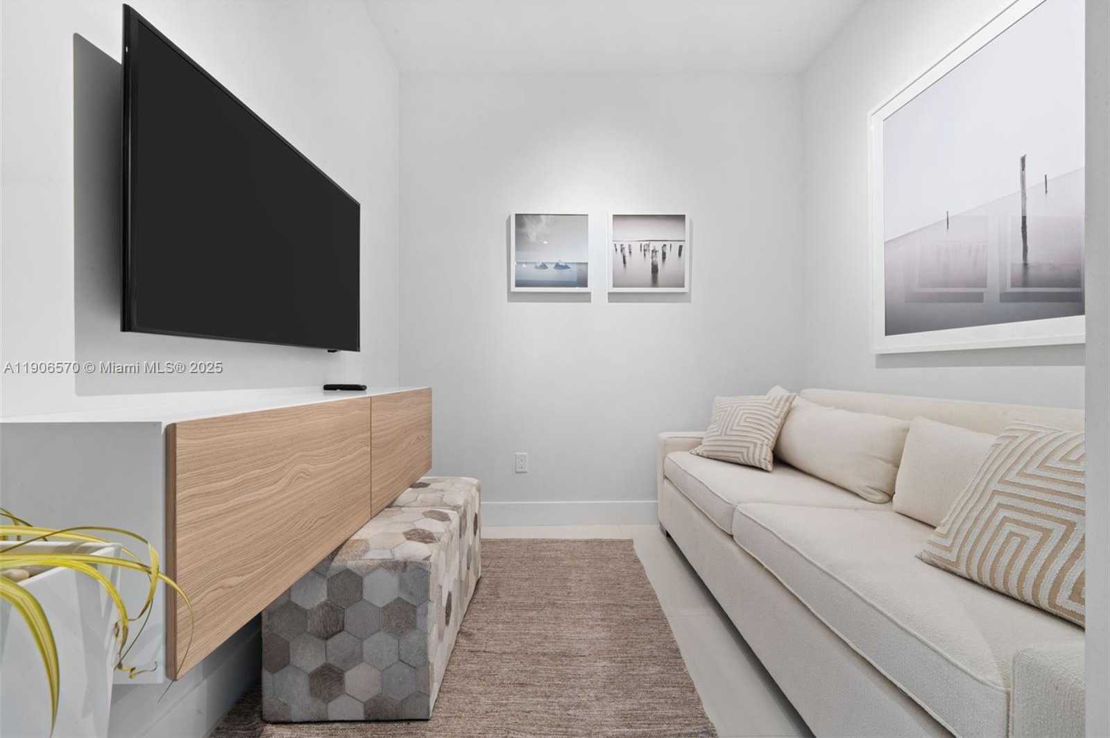 Imagen de Pequeño Objeto